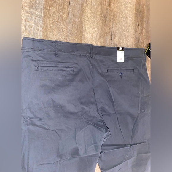 Big & Tall Lee® Extreme Motion Regular Straight Fit Pants in Navy 48 W x 29 L - Picture 6 of 8